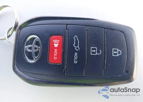 2024 Toyota Corolla Cross Xle из США, поврежденный, VIN 7MUDAABG6RV082637